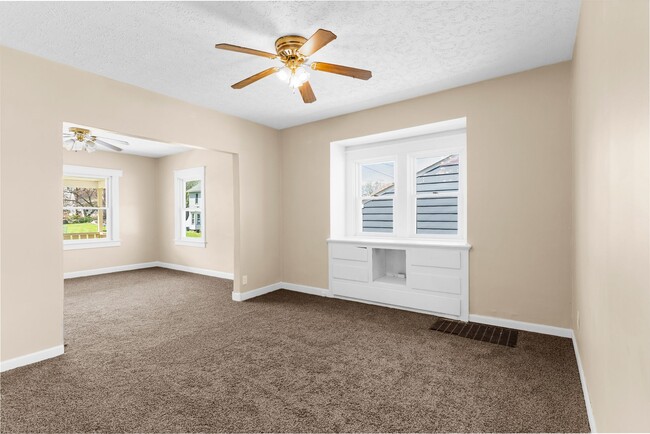 Building Photo - 510 Devitt Ave