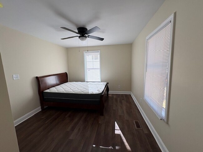 Building Photo - 3826 John Marshall Rd