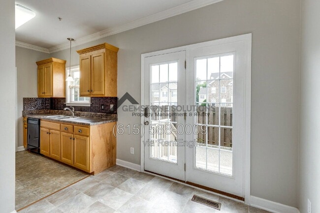 Building Photo - 1012 McKenna Dr