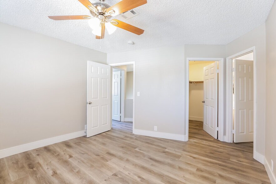 Building Photo - 8612 Paddle Wheel Way