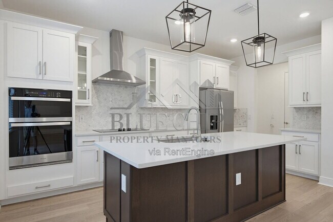 Building Photo - 1217 Pampus Dr