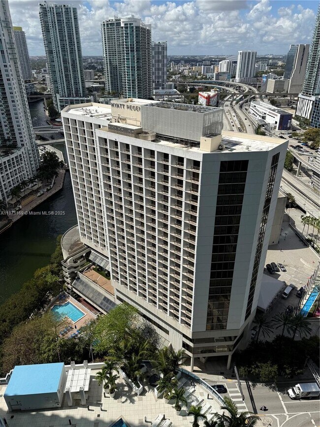 Building Photo - 200 Biscayne Blvd Way