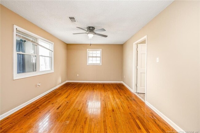 Building Photo - 1709 Sandy Run Rd