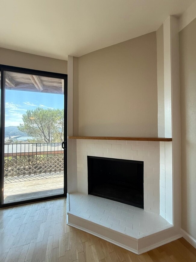 Building Photo - 503 Seaver Dr