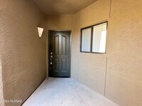 Building Photo - 5751 N Kolb Rd