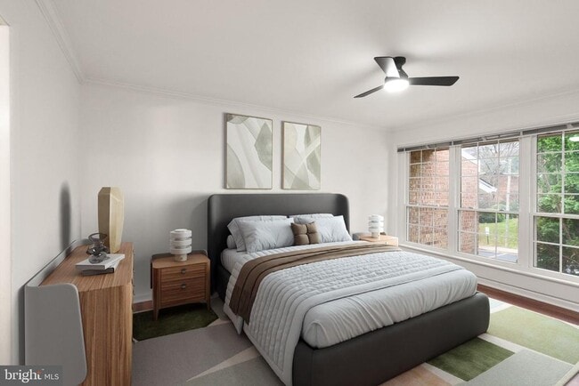 Building Photo - 1949 Kennedy Dr