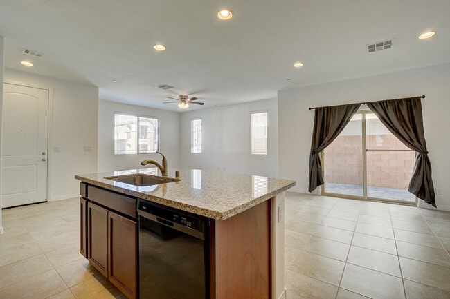 Building Photo - 3 Bedroom, 2 Story Inspirada Home in Anthem!