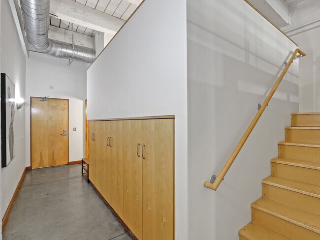Building Photo - Historic Chown Pella Building - east facing Pearl District loft w/parking/rooftop deck
