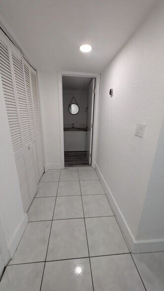 Building Photo - 10400 SW 108th Ave