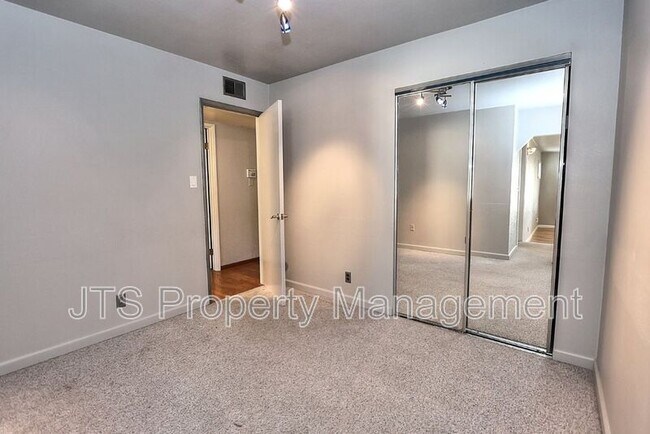 Building Photo - 2128 W La Loma Dr