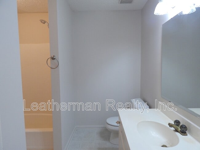 Building Photo - 738 Coventry Ln