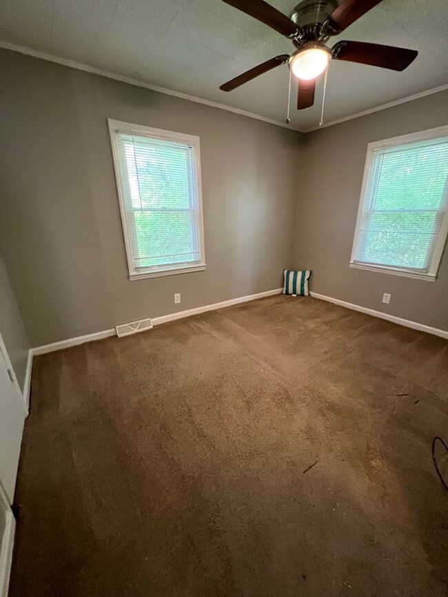 Building Photo - 2 Bed House! COMING SOON! DEPOSIT-FREE Renting option thru OBLIGO! Deposit Alternative available