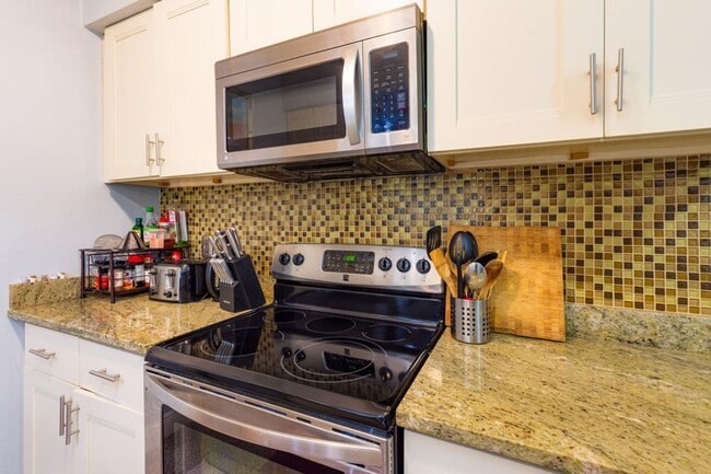 Building Photo - 145 SE 3rd Ave