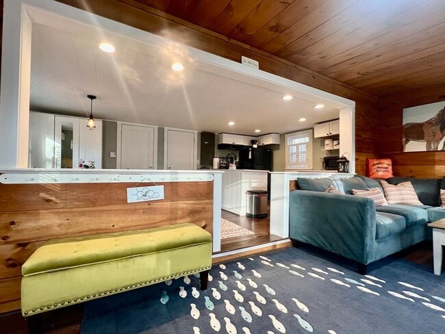 Building Photo - 50 Browning Pond Cir