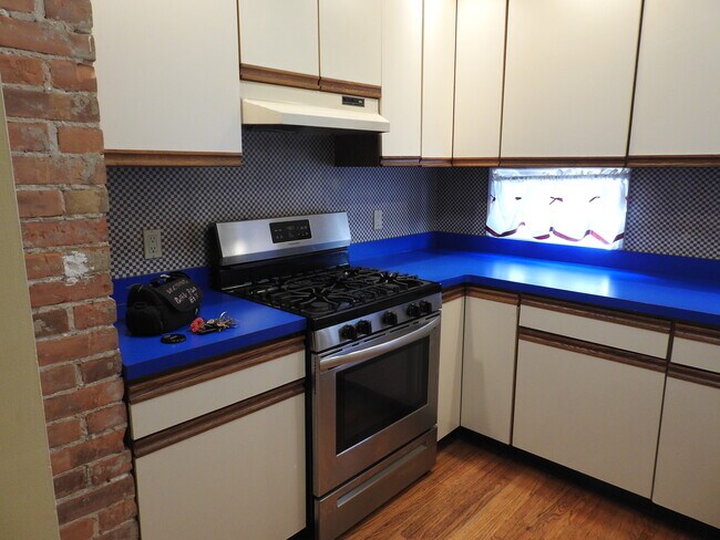 Primary Photo - 88 Fargo Ave