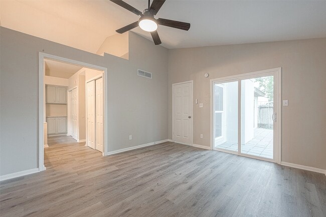 Building Photo - 15638 Schumann Ln