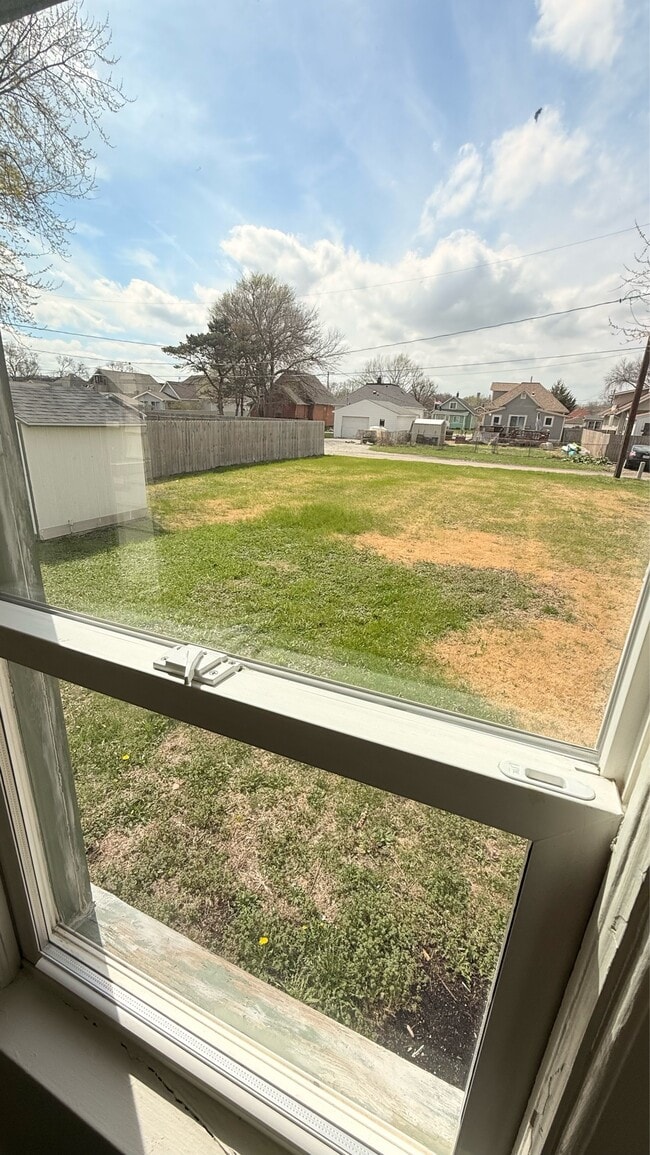 Building Photo - 428 3rd St