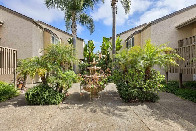 Building Photo - 8515 Villa La Jolla Dr