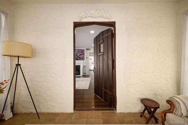 Building Photo - 4 Glenwolde Park