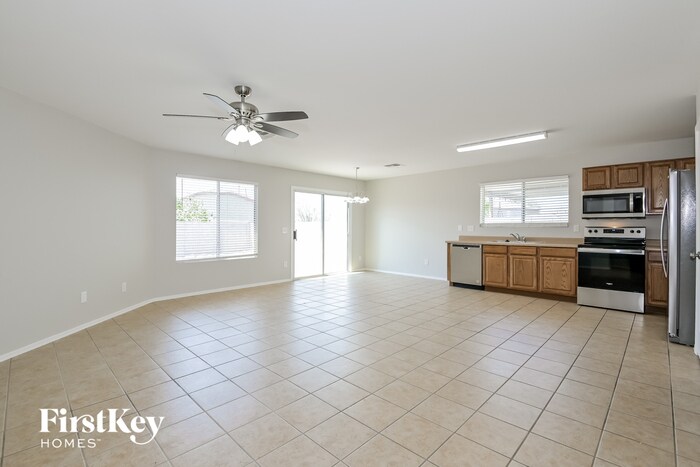Building Photo - 5747 W King Snake Dr