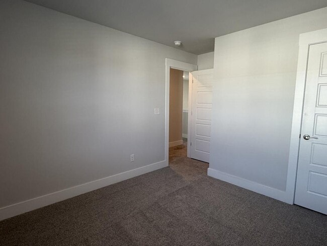 Building Photo - 4339 Majesty Dr