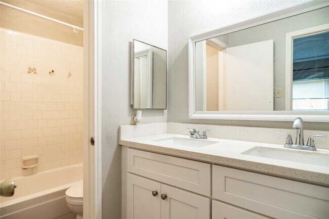 Building Photo - 17003 Enchanted Cir W