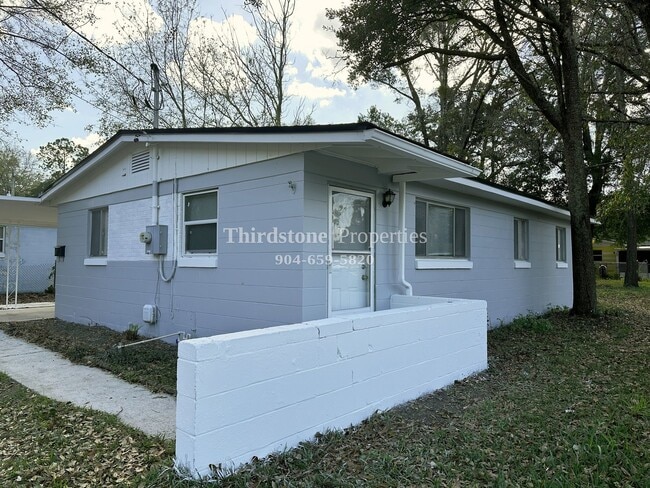 Building Photo - 2428 Miss Muffet Ln W