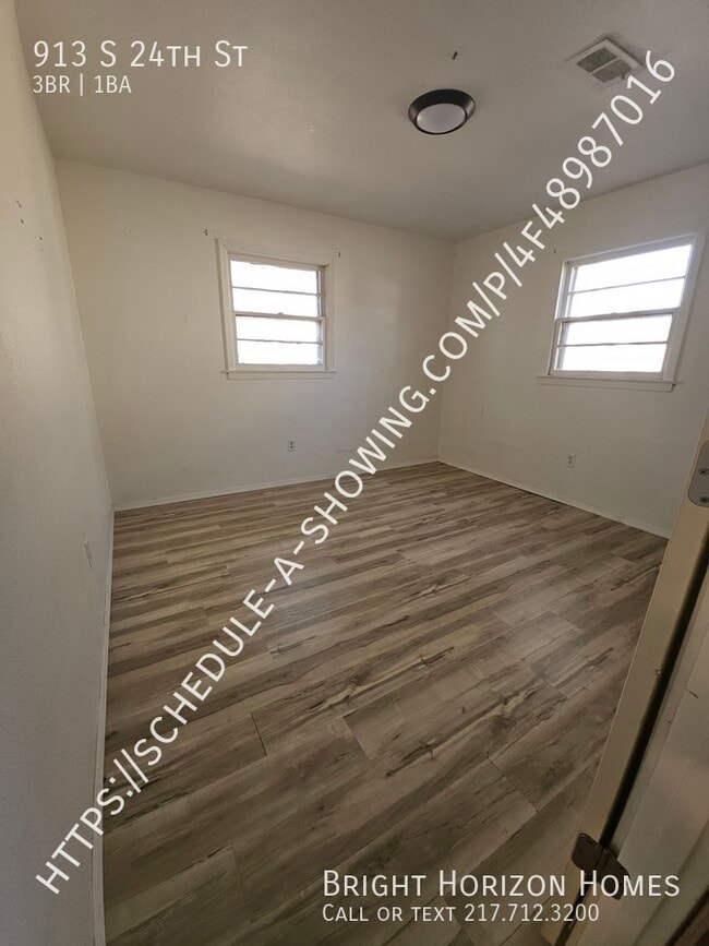 Building Photo - 913 S 24th St