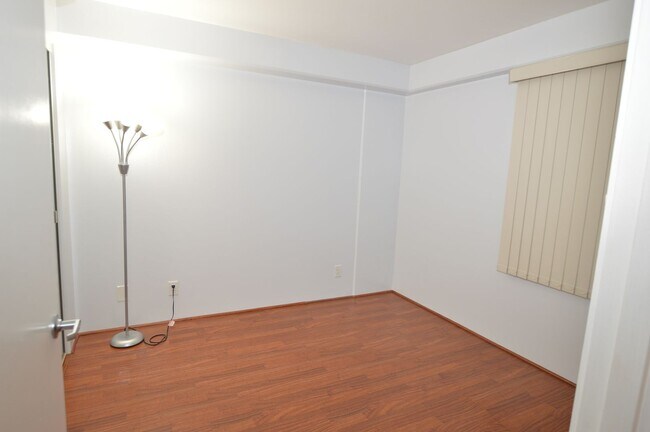 Building Photo - Fountain at Makiki - 3 bedroom, 2 bath con...