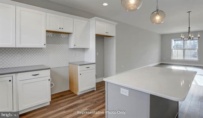 Building Photo - 403 Estate Dr