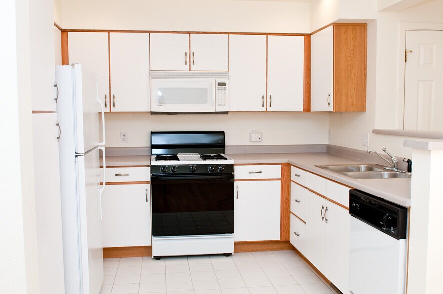 Kitchen - 3790 Colorado Ave