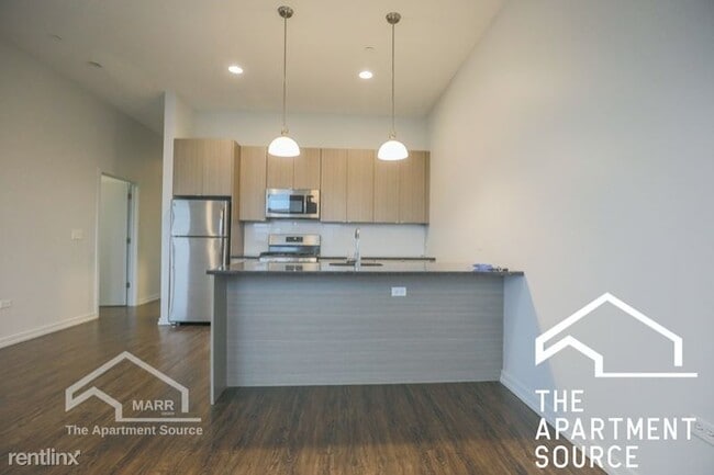 Building Photo - 2500 N Clybourn Ave