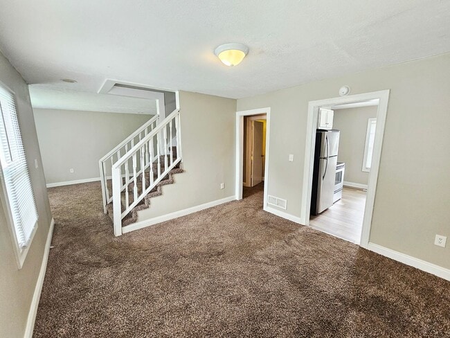 Building Photo - 1191 Duxberry Ave