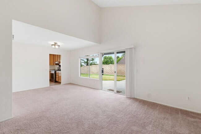 Building Photo - 5923 Burgundy Ave