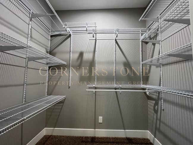 Building Photo - Beautiful 3 bedroom house! $2,250