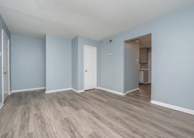 Primary Photo - Emerald Commons