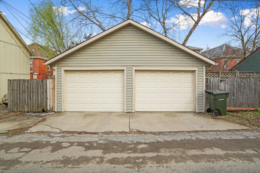 Building Photo - 77 W 2nd Ave