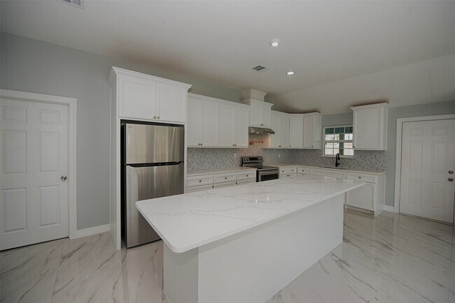 Building Photo - 13235 Rampchester Ln