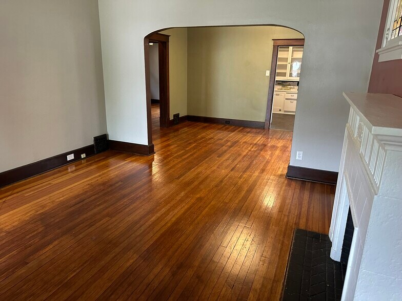 Building Photo - 7509 Trenton Ave
