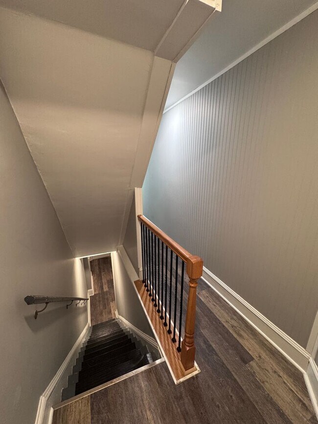 Building Photo - 202 N 5th St