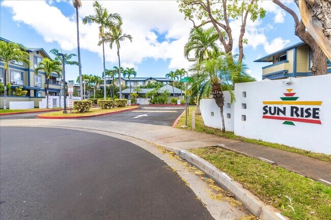 Building Photo - Corner end unit Two Bedroom Two Bath Townh...