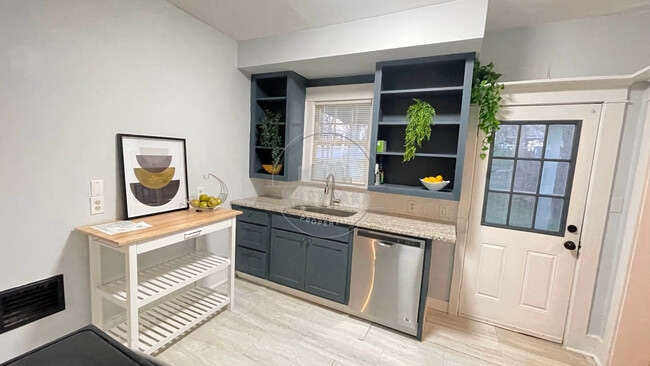 Building Photo - 1341 Meridian St