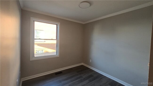 Building Photo - 5422 Transit Rd