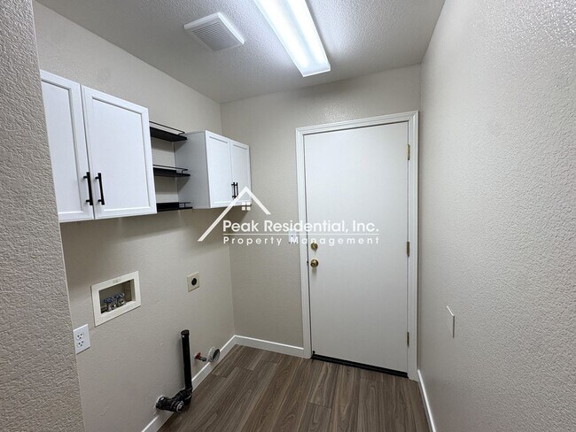 Building Photo - 10846 Basie Way
