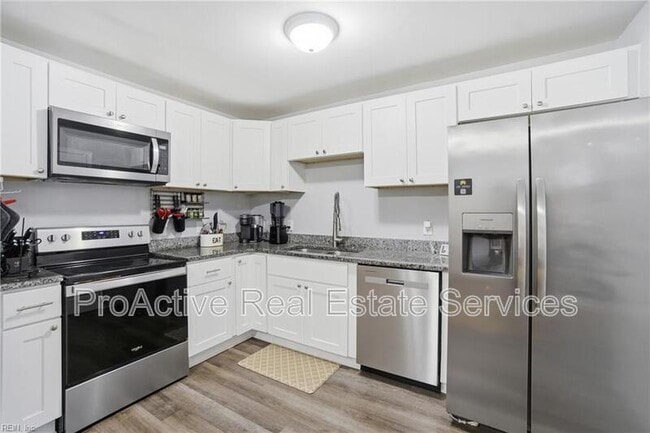 Building Photo - 4 Tillerson Dr