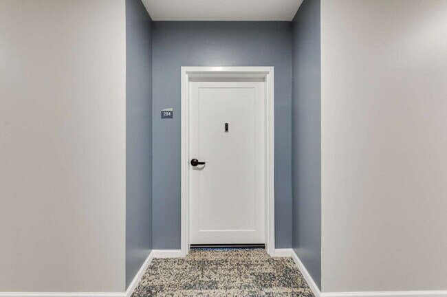 Building Photo - 1420 Ewing Pk Lp