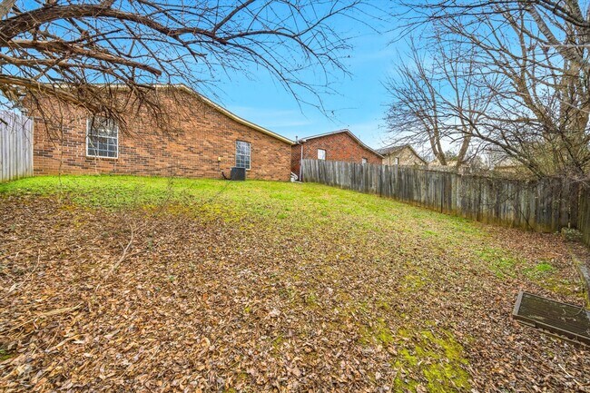 Building Photo - 804 Valerie Ln