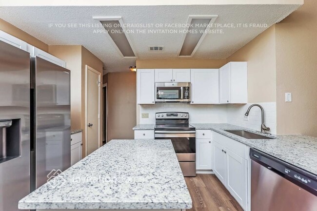 Building Photo - 3216 Cliffview Dr