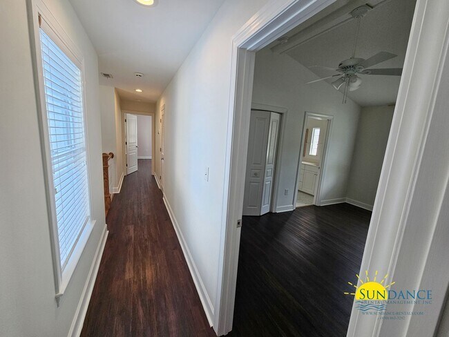 Building Photo - 360 Tradewinds Dr