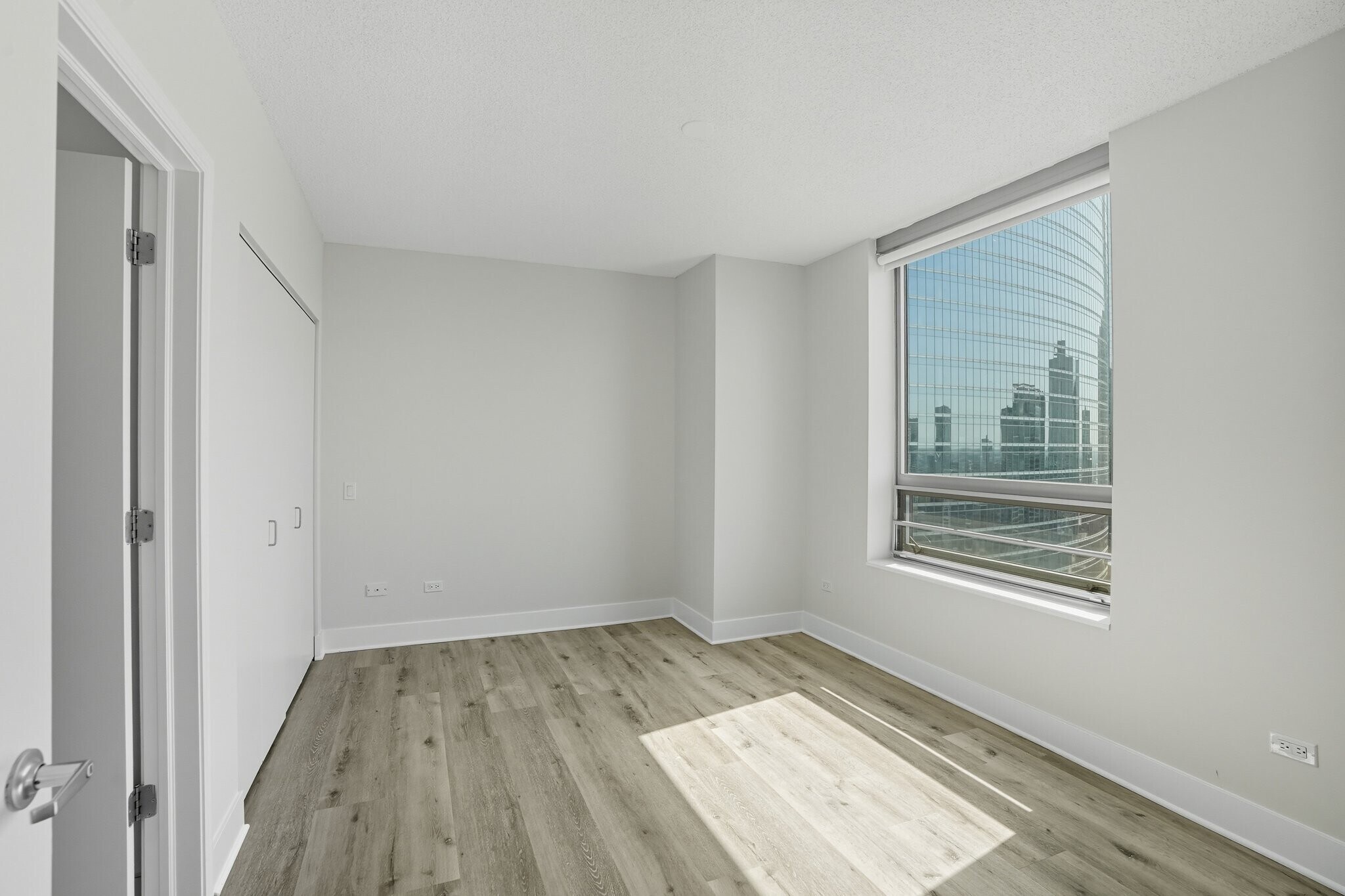 Building Photo - 305 N Canal St